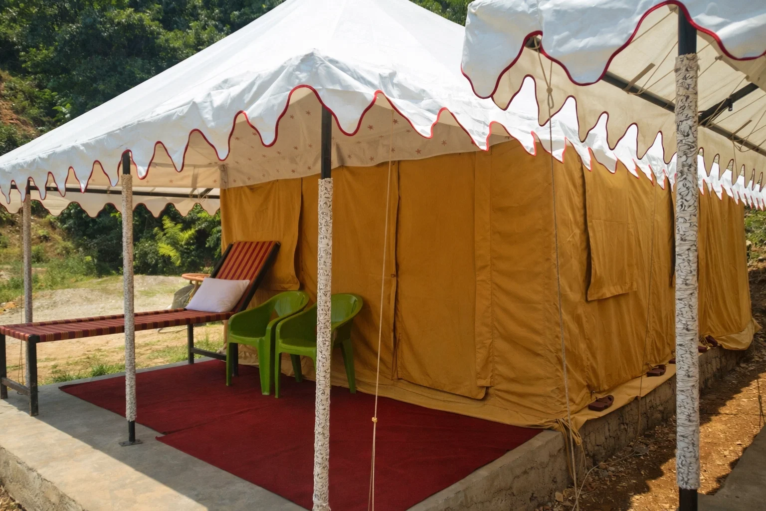 task_01kcpe5a87f5vsbztcx836w53g_1765984677_img_1